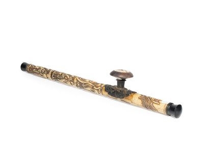 CHINE, Vers 1900	
Trois pipes à opium, l'une...