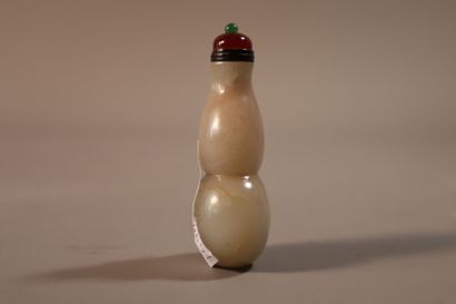 CHINA, 19th century
Set of five jade (nephrite)...