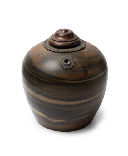 VIETNAM, XIIe/XIIIe siècle	
Pot en grès émaillé...