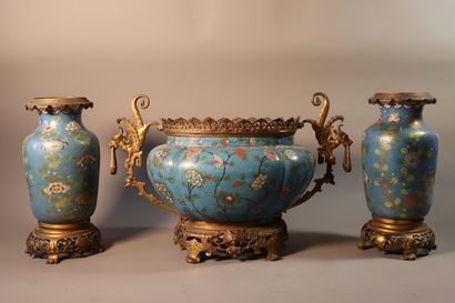 CHINE, XIXe siècle	
Garniture comprenant...