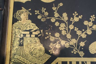 Miroir triptyque dans le gout asiatique....