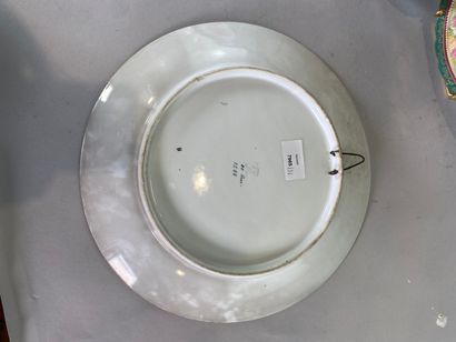 Ensemble d'assiettes : 
- Assiette commémorative...
