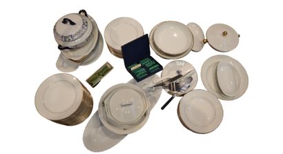 TLB - Limoges, France-Unique
Gold-edged dinner...