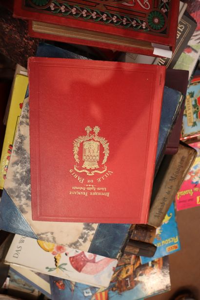Collection of antique and modern books, comics,...
