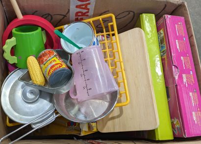 PALETTE OF: toys (stove, Playmobil house...