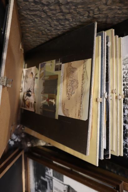 Batch of framed pieces 

Travel trunk included...