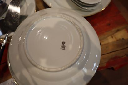 TLB - Limoges, France-Unique
Gold-edged dinner...