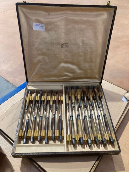 Lot including:
Two Larousse medical, Two...