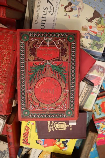 Collection of antique and modern books, comics,...