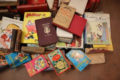 Collection of antique and modern books, comics,...