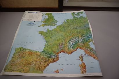 Three maps including :
- Archaeological map...