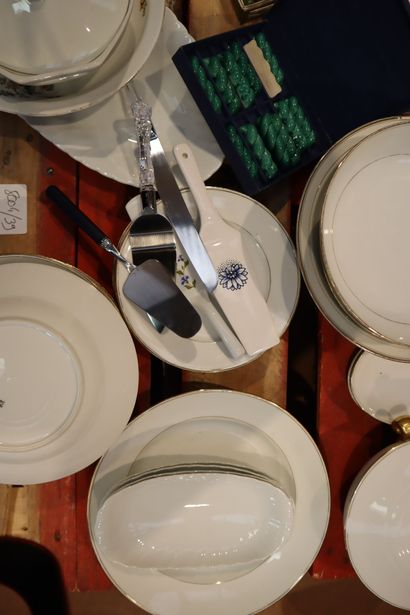 TLB - Limoges, France-Unique
Gold-edged dinner...