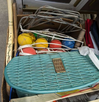 PALETTE OF: toys (stove, Playmobil house...