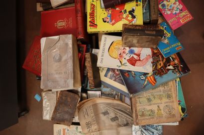 Collection of antique and modern books, comics,...