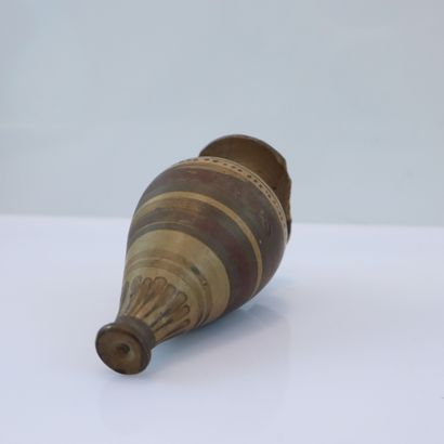Set of two polychrome terracotta vases 
(Accident)
...