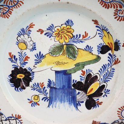 Pair of Delft earthenware dishes with floral...