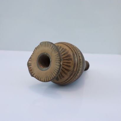 Set of two polychrome terracotta vases 
(Accident)
...