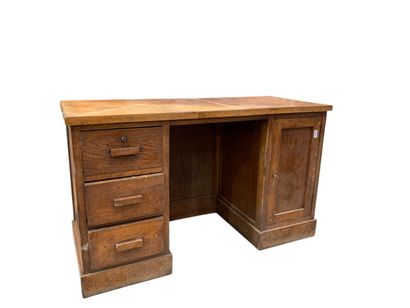 Mid-twentieth century pedestal desk.
71 x...