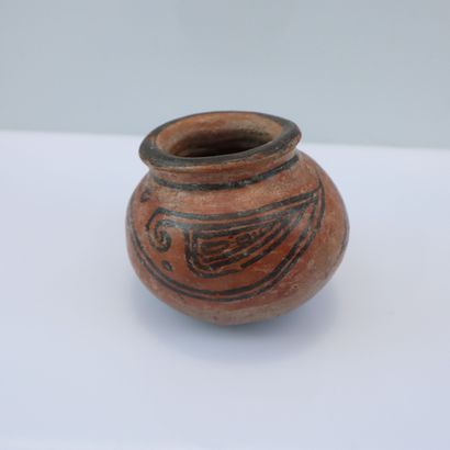 Set of two polychrome terracotta vases 
(Accident)
...