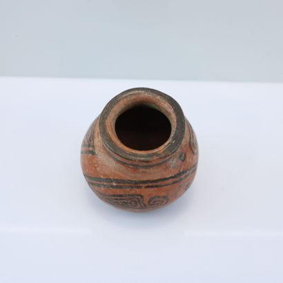 Set of two polychrome terracotta vases 
(Accident)
...
