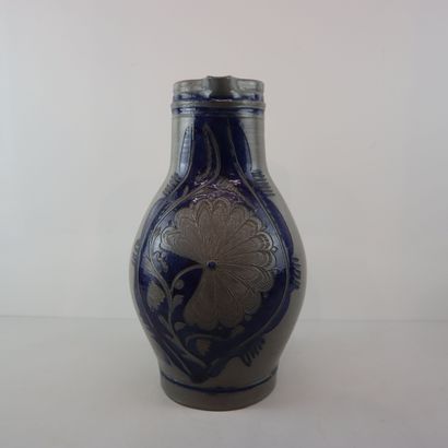 Alsace Betschdorf.
Large stoneware beer pitcher...