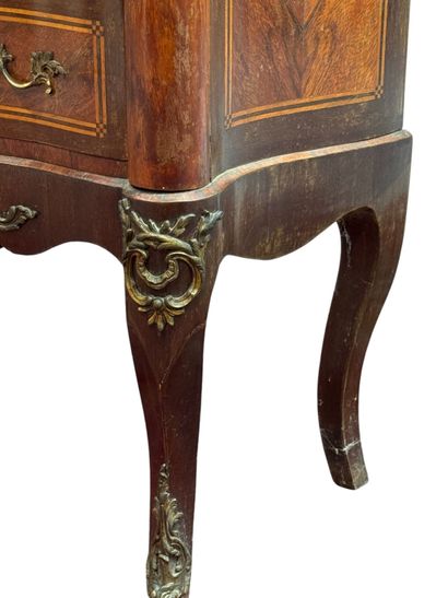 Marquetry chest of drawers with curved front...