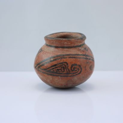 Set of two polychrome terracotta vases 
(Accident)
...