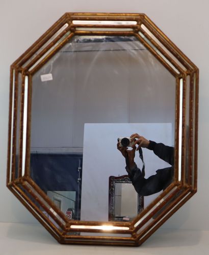 Gilded wood mirror with pare close
Art Deco...