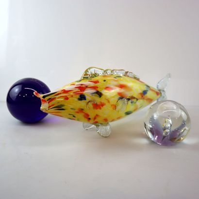 Murano. Blown glass fish with flamed decoration....