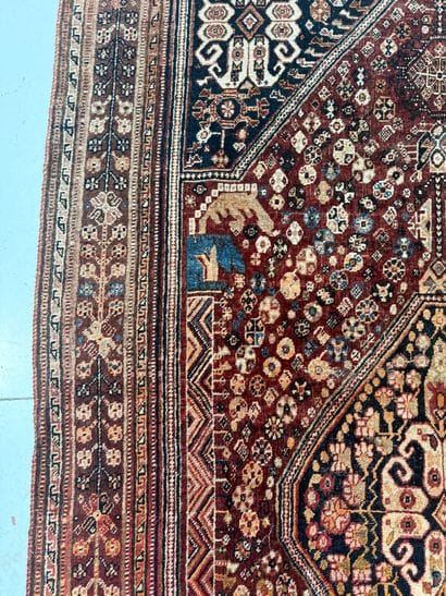 PERSIA – 20th century. 
Bakhtiar wool carpet...