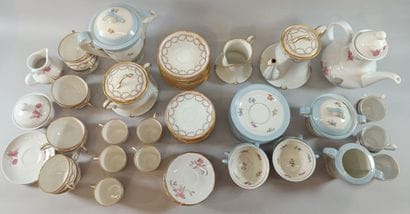 A 3-piece porcelain tea service set, comprising...