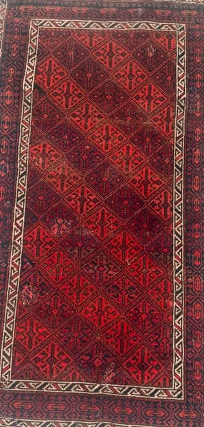 PAKISTAN - Set of two rugs
Circa 1980
77...