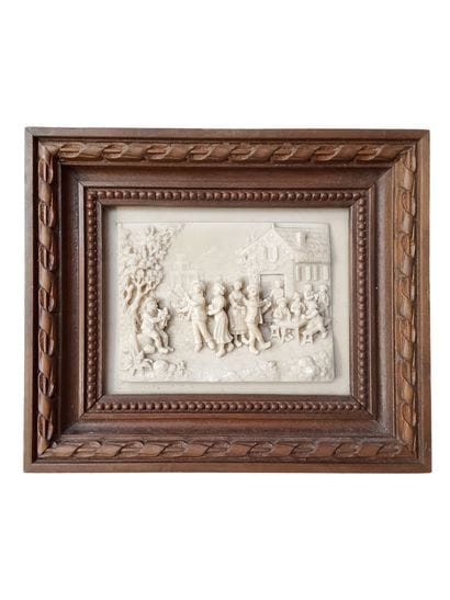 Set including:
- a sculpture based on Santini,...