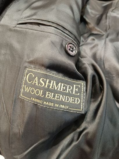 Paul TRABAUD - Belted cashmere coat for men
Total...