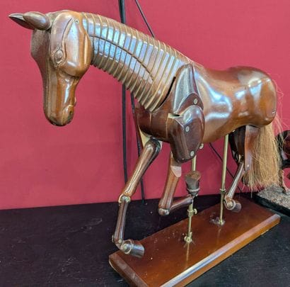 Set of 3 horse sculptures, including:
- A...