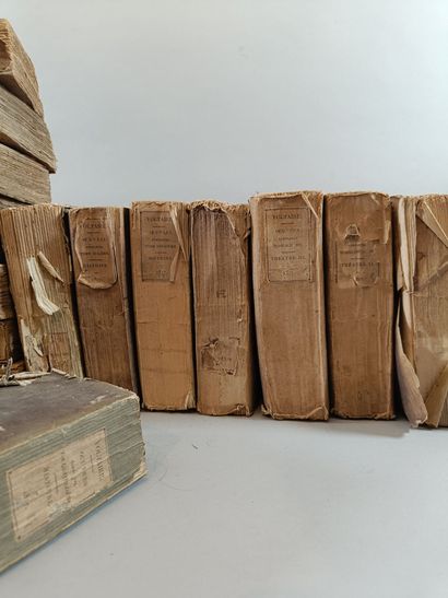 VOLTAIRE - Set of 17 volumes of the complete...