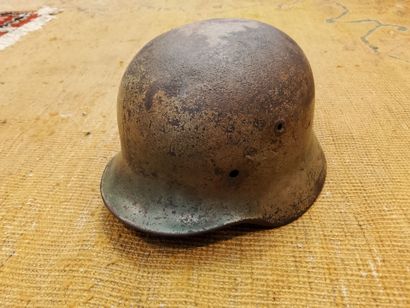 MILITARIA
Set of two helmets:
- one German...