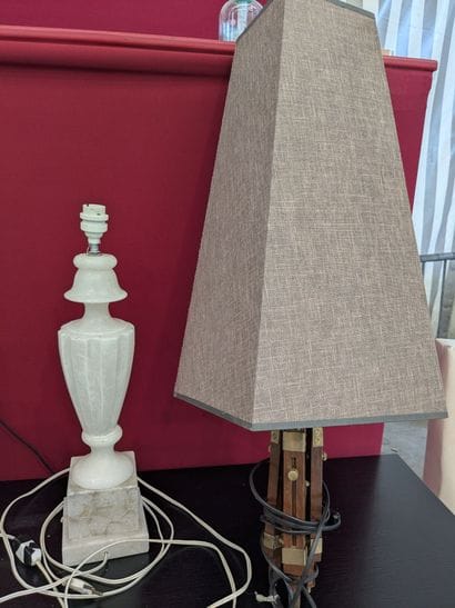 Set of lamps including
 - 1 lamp with a lampshade
-...