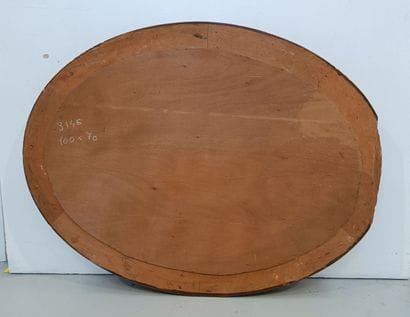 Large oval mirror in wood and gilded stucco
117...