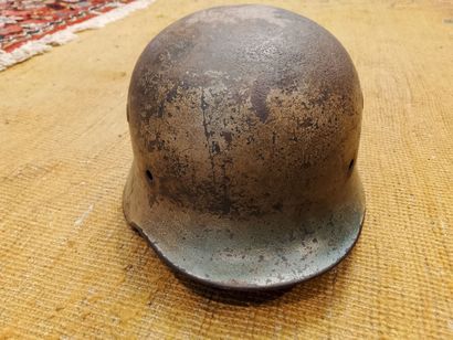 MILITARIA
Set of two helmets:
- one German...