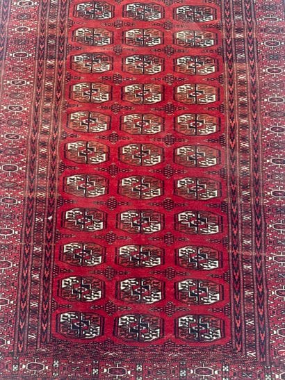PAKISTAN - Set of two rugs
Circa 1980
77...