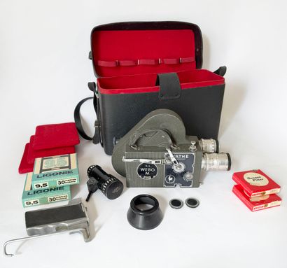 PATHE - WEBO M 9.5 Camera, No. 10281
Equipped...