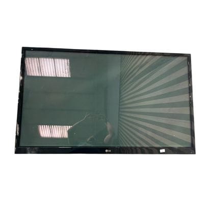 LG Large Flat-Screen TV
H: 140x83 cm

Please...