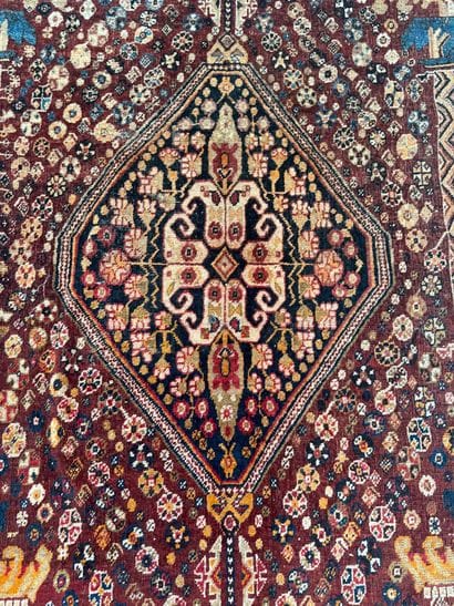 PERSIA – 20th century. 
Bakhtiar wool carpet...