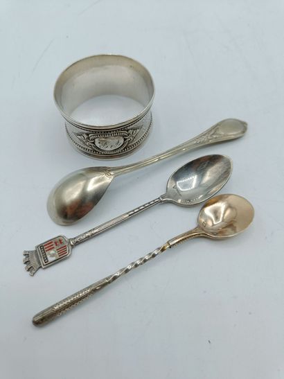 Silver set including:
a silver napkin ring
Minerva...