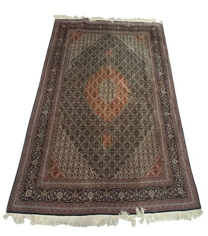IRAN - Ghom Rug
19th century. 
198 x 300...