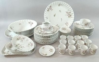 HAVILAND. Porcelain dinner service with floral...