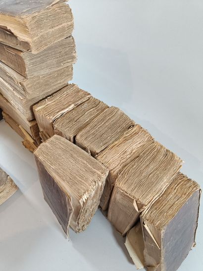 VOLTAIRE - Set of 17 volumes of the complete...