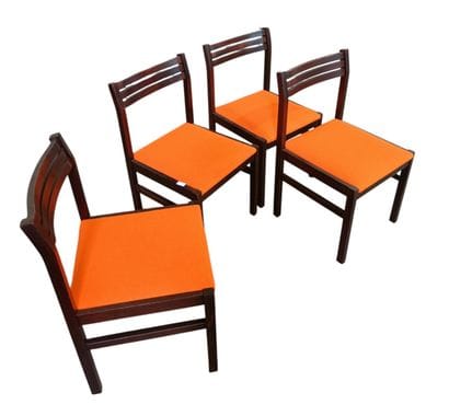 Set of four dark wood chairs - circa 1970
Orange...