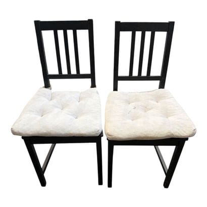 Four Louis XVI-style wooden chairs.
Included...